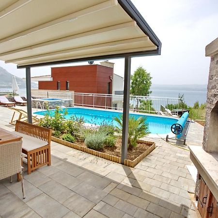 Villa Sara With Sea View And Private Heated Pool โอมิช ภายนอก รูปภาพ