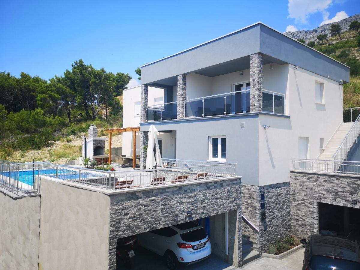 Villa Sara With Sea View And Private Heated Pool โอมิช ภายนอก รูปภาพ