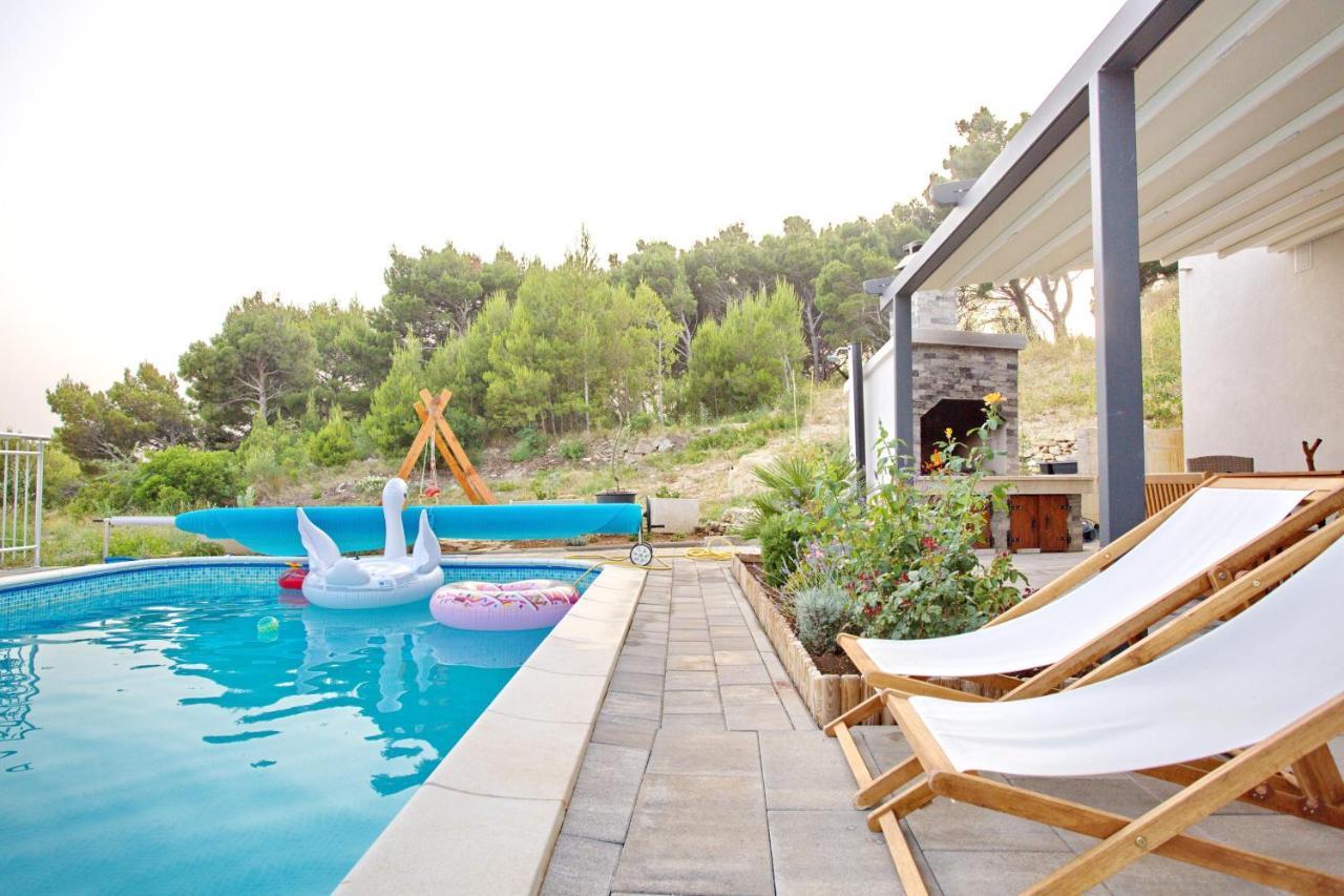 Villa Sara With Sea View And Private Heated Pool โอมิช ภายนอก รูปภาพ